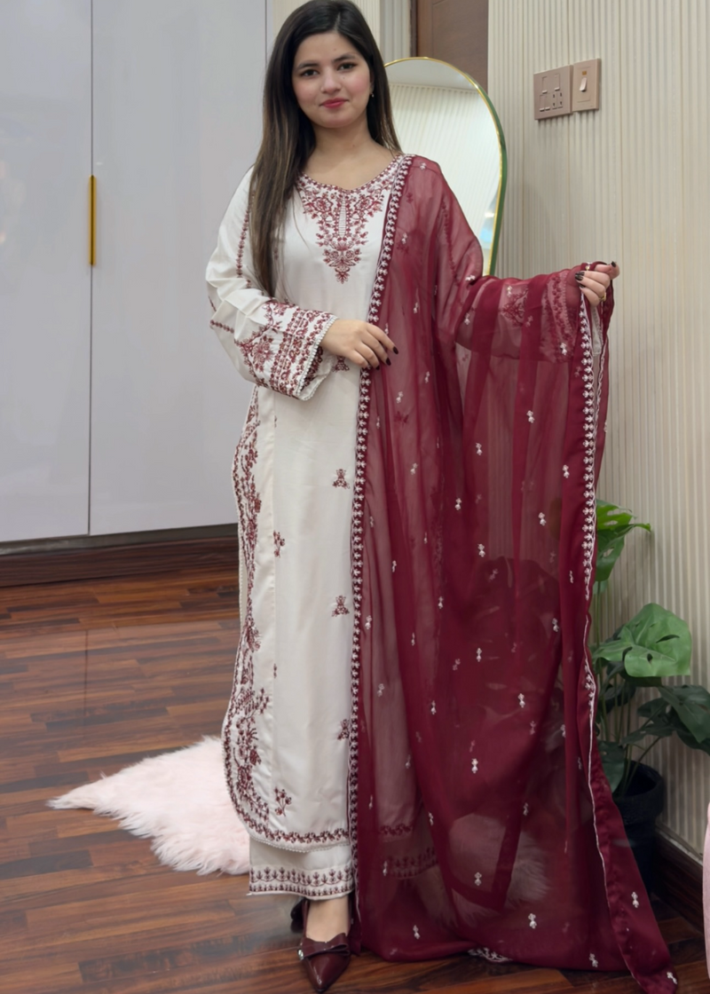 SNOW EMBROIDERED 3PC