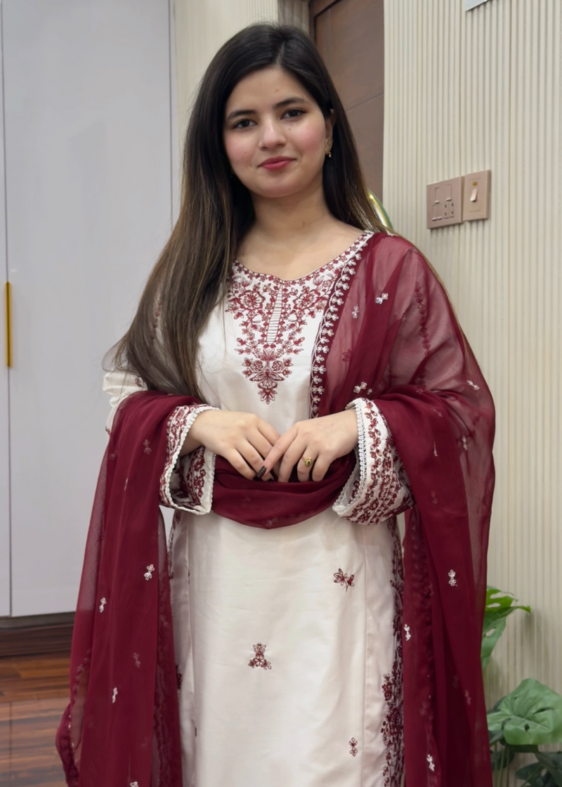 SNOW EMBROIDERED 3PC