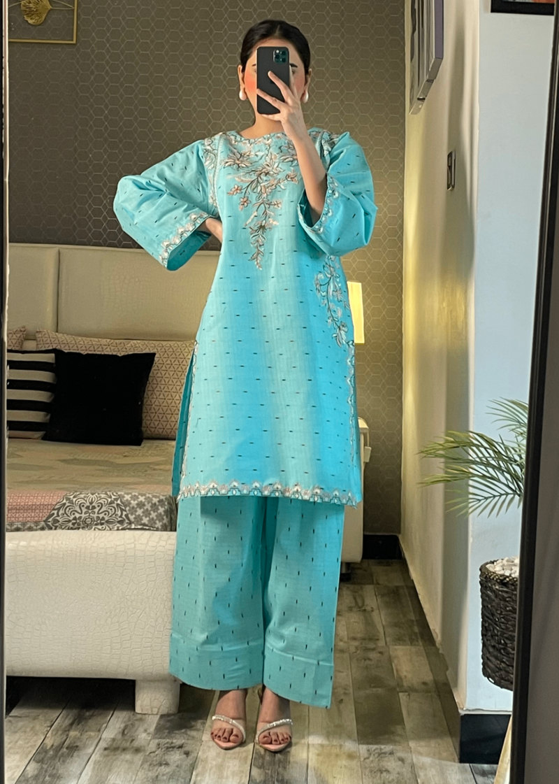 LAYLA EMBROIDERED 2PC
