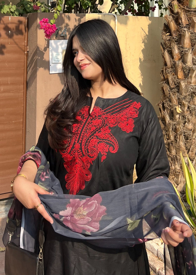 MAHI EMBROIDERED 3PC