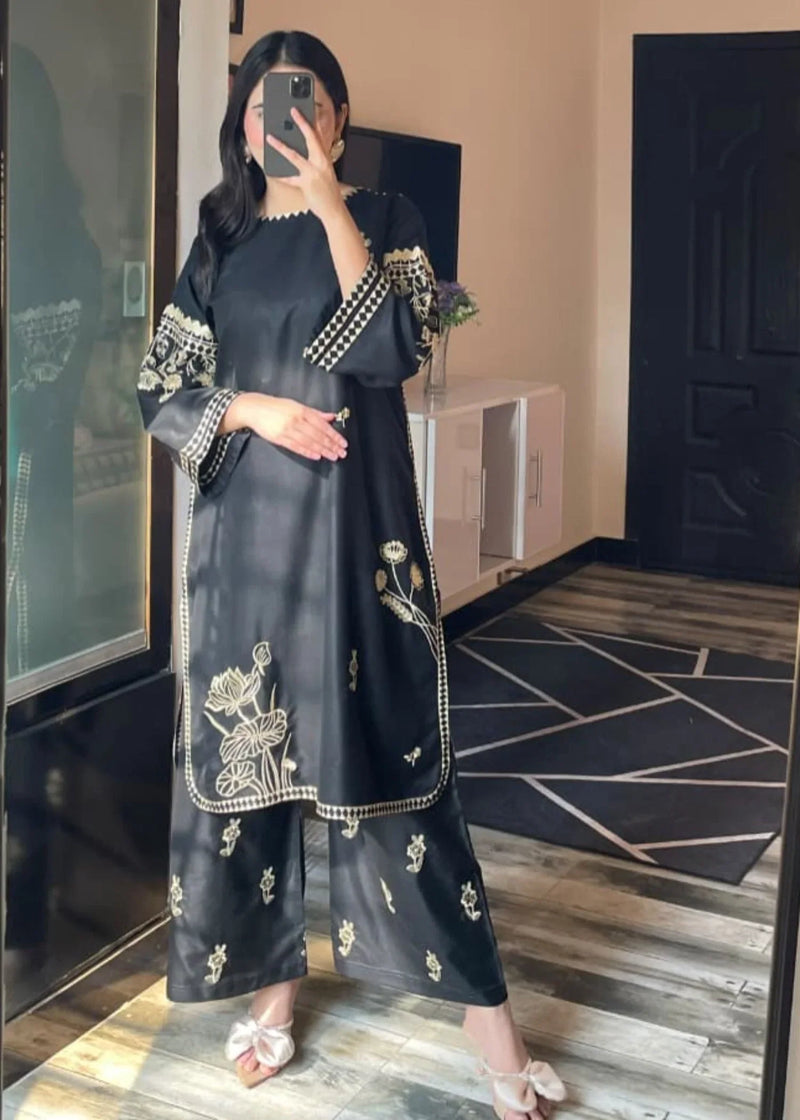 MAYA EMBROIDERED 2PC