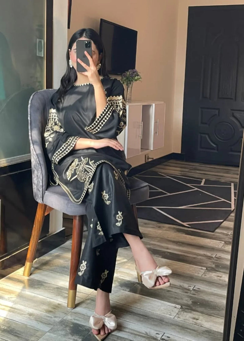 MAYA EMBROIDERED 2PC